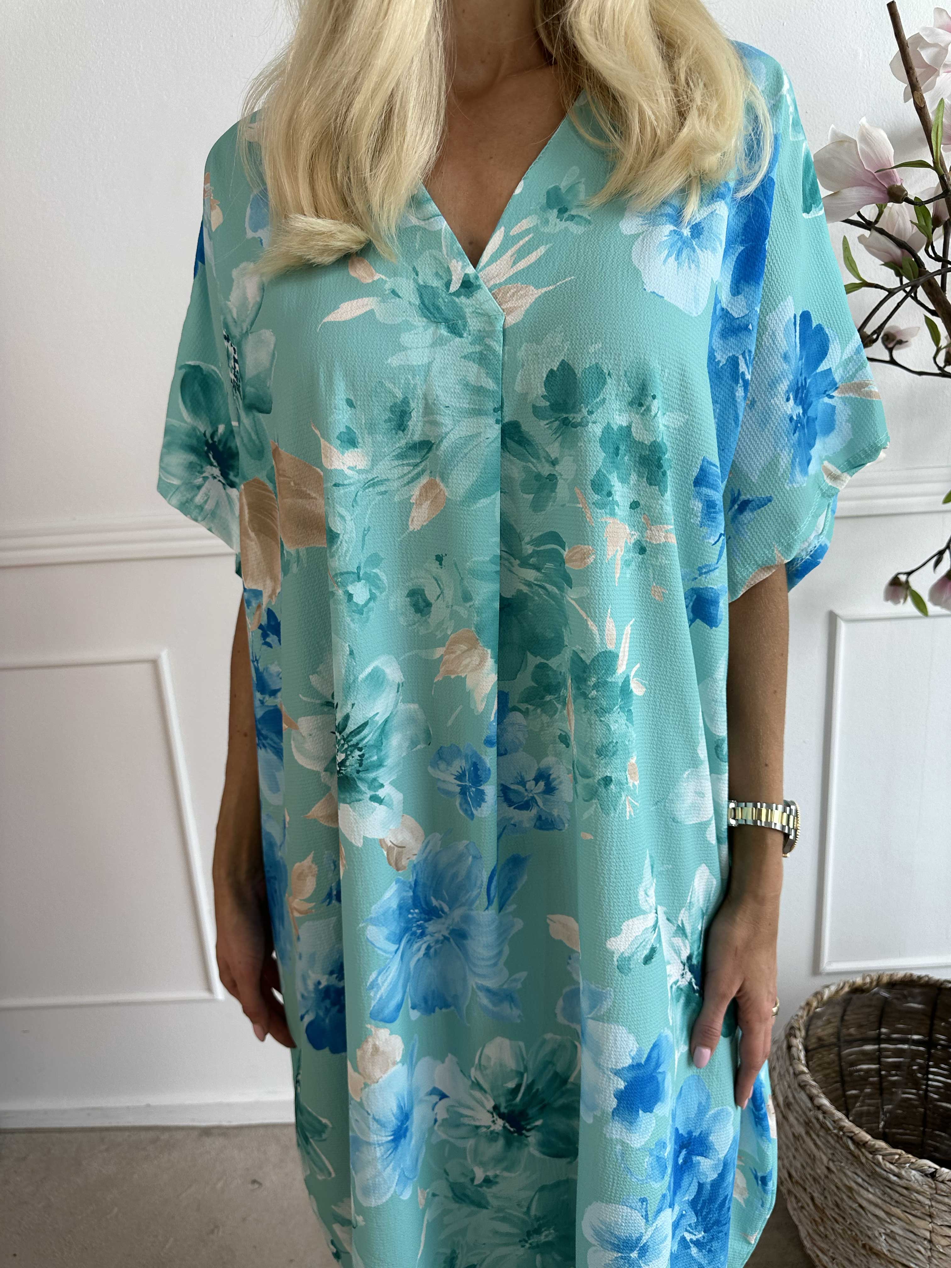 Mallie - Skjortekjole med blomsterprint med v-udskæring